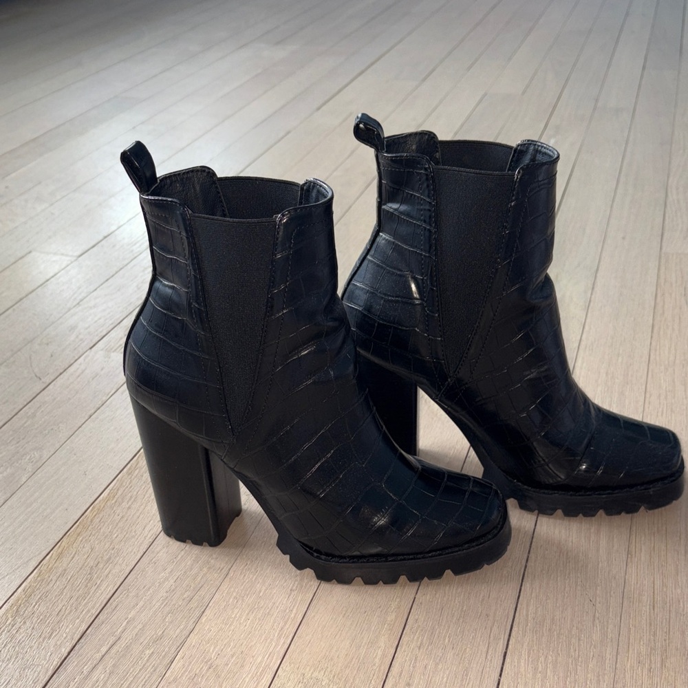 Steve Madden Black Croc-Pattern Heeled Boots